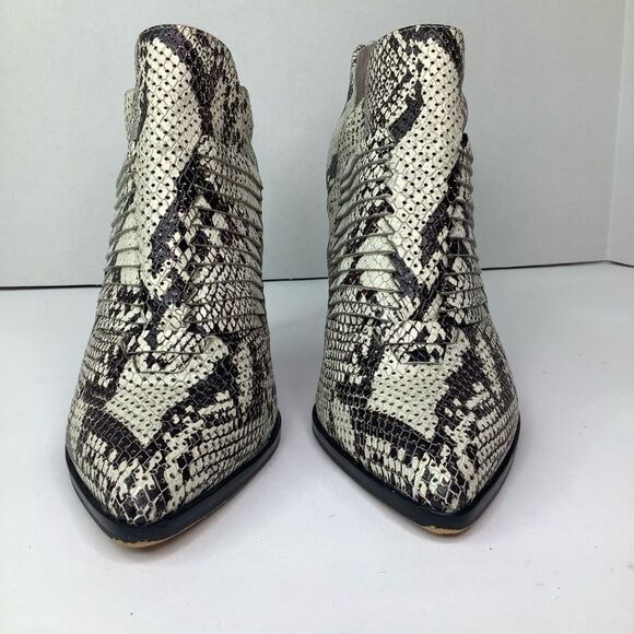 Vince Camuto Snakeskin Pointy Toe Black/White Women’s Ankle Booties Sz 7M - Picture 3 of 11